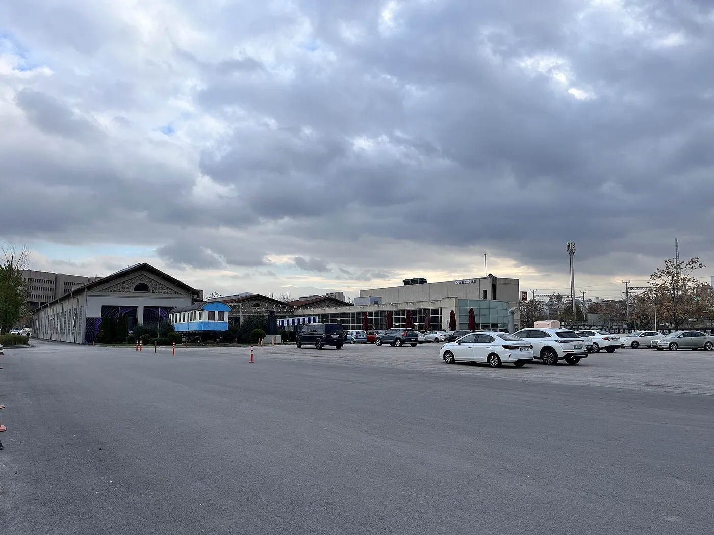 CerModern - Vivanova Otel'e uzaklık 2,5 km