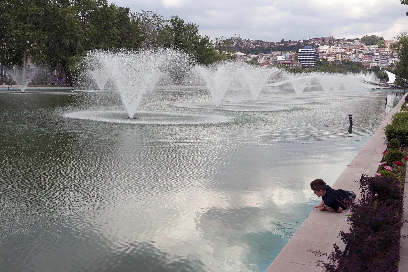 Gençlik Parkı - Vivanova Otel'e uzaklık 2 km
